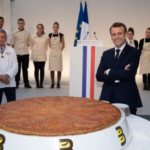 Le président Emmanuel Macron lors de la réception pour les maîtres boulangers et pâtissiers pour  la galette de l'Epiphanie au palais de l'Elysée à Paris le 11 janvier 2019. © Pierre Villard / Pool / Bestimage