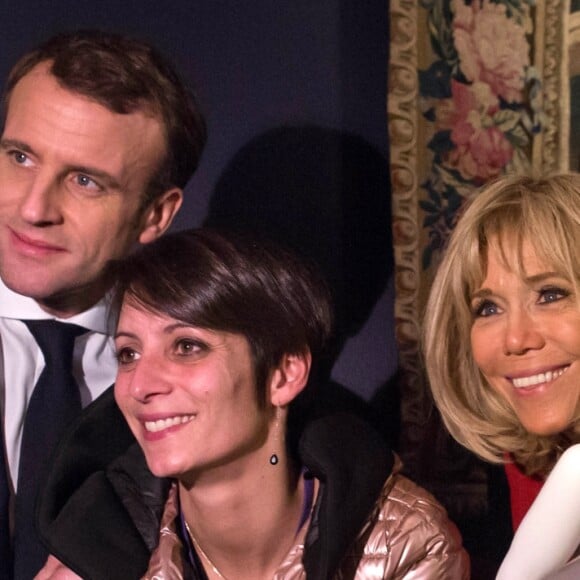 Le président de la république, Emmanuel Macron et la Première Dame Brigitte Macron fêtent le Noël de l'Elysée à la Manufacture des Gobelins, Paris, France, le 19 décembre 2018. A l'occasion du traditionnel " Noël de l'Elysée " qui a lieu cette année à la Manufacture des Gobelins (en raison des travaux de rénovation actuellement en cours), le Président de la République et la Première Dame Mme Brigitte Macron, ont accueilli des enfants du personnel de l'Elysée, des enfants de policiers, gendarmes, pompiers et de militaires morts ou gravement blessés en service cette année, ainsi que des enfants de l'association ELA, Solidarité enfants Sida, Du Sport et plus, et des résidents de l'institut médico-éducatif Henri Wallon. © Stephane Lemouton / Bestimage