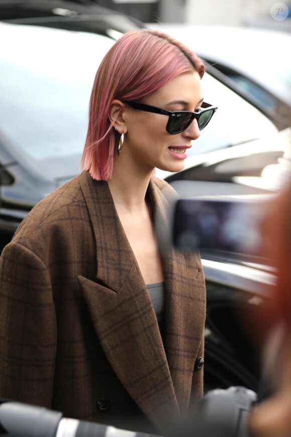 Hailey Baldwin et son mari Justin Bieber font du shopping à Los Angeles, avant de s'embrasser et de rejoindre leurs voitures respectives. Le 11 janvier 2019.