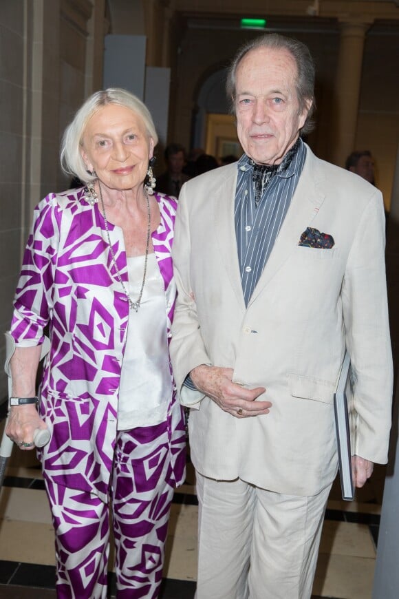 Henri d'Orléans, comte de Paris, et son épouse Micaela Cousino Quinones de Leon, lors d'une séance de dédicaces de Marisa Berenson pour la sortie de son livre Elsa Shiaparelli's Private Album chez Christie's à Paris le 29 juin 2015.