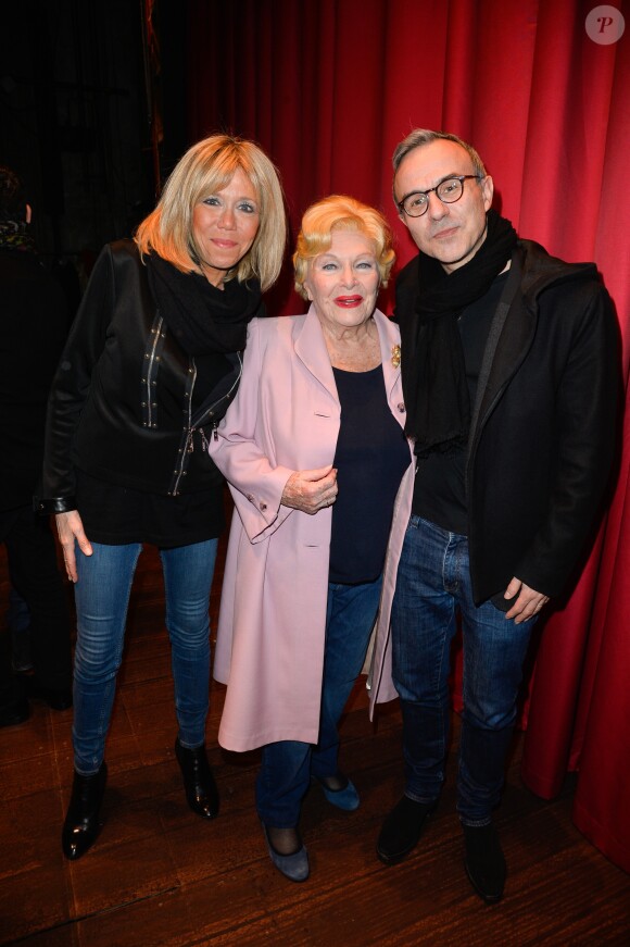 Exclusif - Brigitte Macron, Line Renaud et Philippe Besson - Représentation de la pièce "Pleins Feux" au théâtre Hébertot à Paris le 2 février 2017. © Coadic Guirec/Bestimage