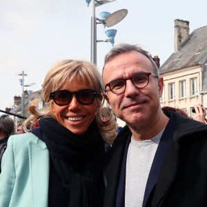 Brigitte Macron avec son ami et écrivain Philippe Besson visitent le château de Villers-Cotterêts, le 17 mars 2017. © Sébastien Valiela / Bestimage