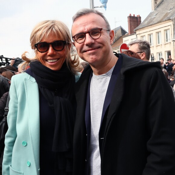 Brigitte Macron avec son ami et écrivain Philippe Besson visitent le château de Villers-Cotterêts, le 17 mars 2017. © Sébastien Valiela / Bestimage