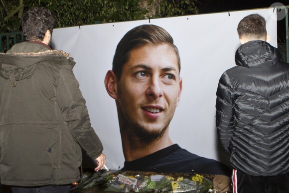 Emiliano Sala, l'hommage des supporters du FC Nantes après la disparition du jeune footballeur, le 24 janvier 2019 © Laetitia Notarianni / Bestimage