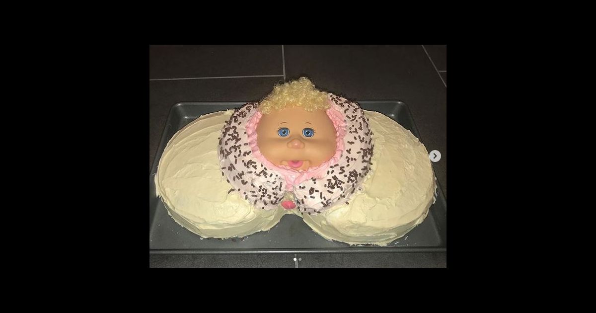 Static1 Purepeople Com Articles 2 32 23 Le Gateau D Amy Schumer Offert Par Sa B Opengraph 10 2 Jpg