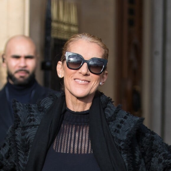 Céline Dion sort de l'hôtel de Crillon à Paris le 1er février 2019.