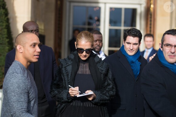 Céline Dion sort de l'hôtel de Crillon à Paris le 1er février 2019.