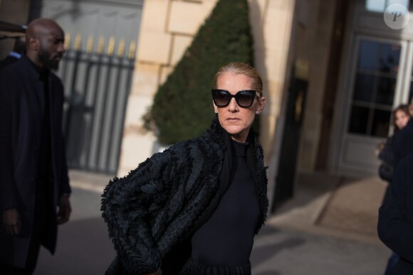 Céline Dion sort de l'hôtel de Crillon à Paris le 1er février 2019.