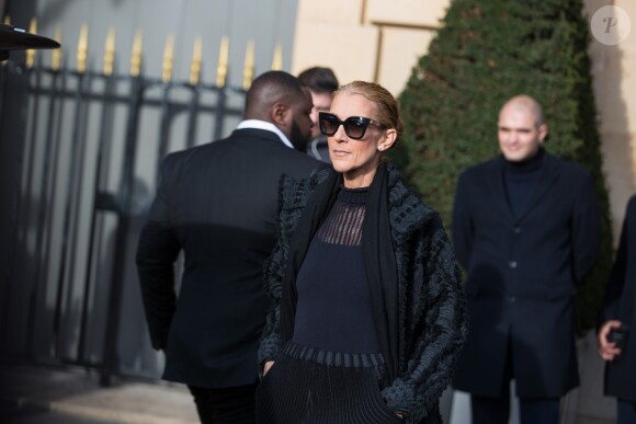 Céline Dion sort de l'hôtel de Crillon à Paris le 1er février 2019.