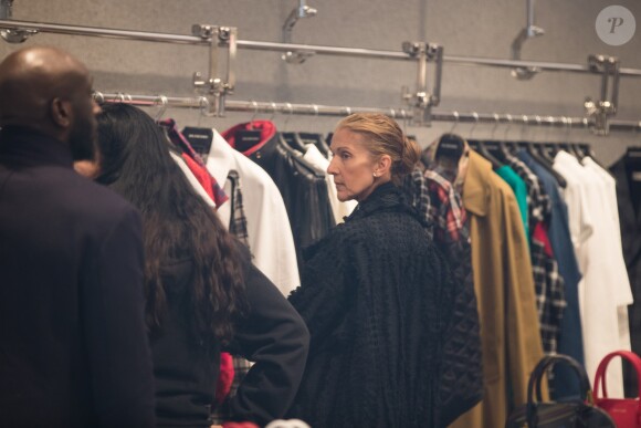 Celine Dion fait du shopping chez Balenciaga à Paris le 1er février 2019.
