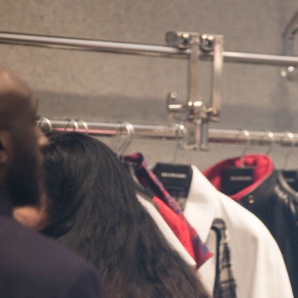 Celine Dion fait du shopping chez Balenciaga à Paris le 1er février 2019.