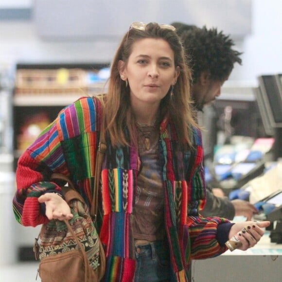 Exclusif - Paris Jackson est allée faire des courses tard dans la nuit dans le quartier de Hollywood à Los Angeles, le 30 janvier 2019.