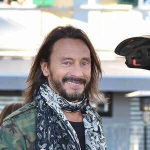 Le DJ Bob Sinclar est allé déjeuner avec des amis dans un restaurant de Sanremo en Italie le 4 février, 2019