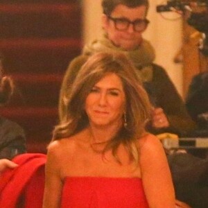 Exclusif - Jennifer Aniston porte une jolie robe longue rouge sur le tournage de Top of the Morning à Los Angeles, le 20 january 2019