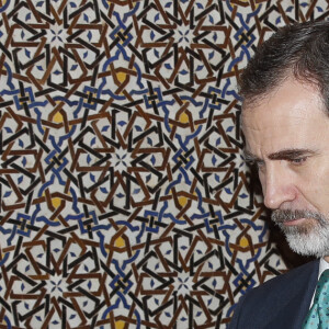 Le roi Felipe VI d'Espagne et la reine Letizia, voilée, ont visité et se sont recueillis au Mausolée Mohammed-V à Rabat au Maroc le 14 février 2019 lors de leur visite officielle de deux jours à l'invitation du roi Mohammed VI.