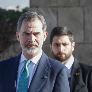 Le roi Felipe VI d'Espagne et la reine Letizia, voilée, ont visité et se sont recueillis au Mausolée Mohammed-V à Rabat au Maroc le 14 février 2019 lors de leur visite officielle de deux jours à l'invitation du roi Mohammed VI.