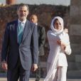 Le roi Felipe VI d'Espagne et la reine Letizia, voilée, ont visité et se sont recueillis au Mausolée Mohammed-V à Rabat au Maroc le 14 février 2019 lors de leur visite officielle de deux jours à l'invitation du roi Mohammed VI.