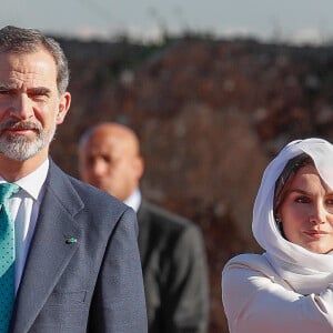 Le roi Felipe VI d'Espagne et la reine Letizia, voilée, ont visité et se sont recueillis au Mausolée Mohammed-V à Rabat au Maroc le 14 février 2019 lors de leur visite officielle de deux jours à l'invitation du roi Mohammed VI.