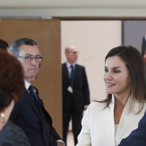 Le roi Felipe VI et la reine Letizia lors d'une audience à l'ambassade d'Espagne pour les écrivains marocains en langue espagnole à Rabat au Maroc le 14 février 2019.