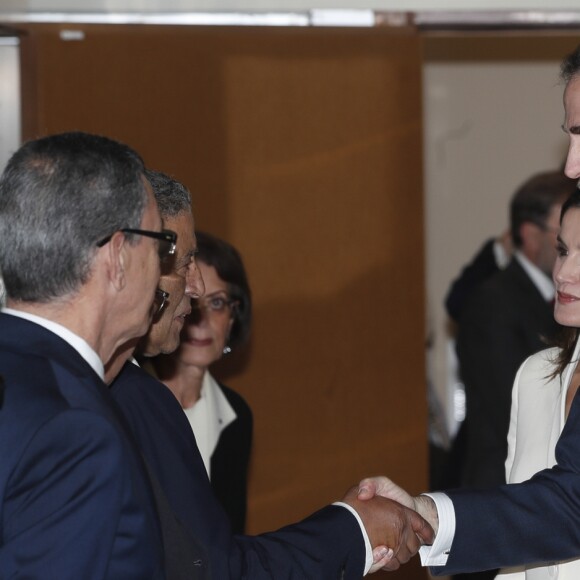 Le roi Felipe VI et la reine Letizia lors d'une audience à l'ambassade d'Espagne pour les écrivains marocains en langue espagnole à Rabat au Maroc le 14 février 2019.