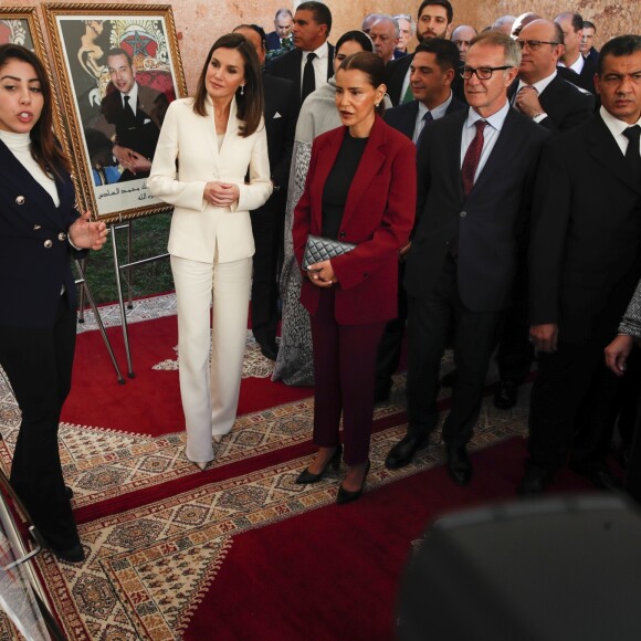 La reine Letizia d'Espagne visitant l'Ecole de la seconde chance à Salé au Maroc le 14 février 2019.