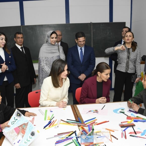 La reine Letizia d'Espagne visitant l'Ecole de la seconde chance à Salé au Maroc le 14 février 2019.