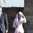 Le roi Felipe VI d'Espagne et la reine Letizia, voilée, se sont recueillis au Mausolée Mohammed-V à Rabat au Maroc le 14 février 2019 lors de leur visite officielle de deux jours à l'invitation du roi Mohammed VI.