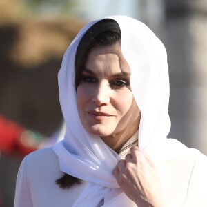 Le roi Felipe VI d'Espagne et la reine Letizia, voilée, se sont recueillis au Mausolée Mohammed-V à Rabat au Maroc le 14 février 2019 lors de leur visite officielle de deux jours à l'invitation du roi Mohammed VI.
