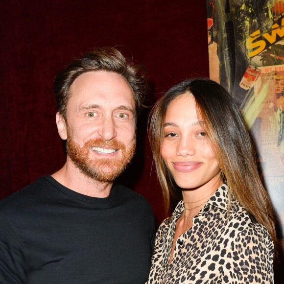 Exclusif - David Guetta et sa compagne Jessica Ledon - People en backstage du One-man-show de Ary Abittan sur la scène du Casino de Paris avec son spectacle "My story" à Paris le 3 novembre 2017. © Coadic Guirec/Bestimage