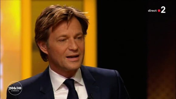 Laurent Delahousse évoque ses amours sur le plateau de "20h30 le dimanche" sur France 2, le 17 février 2019.