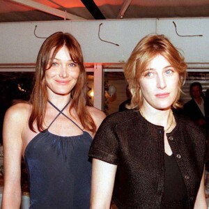 Carla Bruni et Valeria Bruni-Tedeschi à Cannes en 1996. 