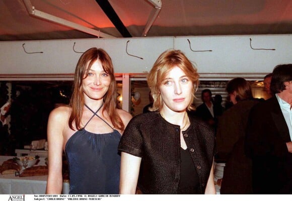 Carla Bruni et Valeria Bruni-Tedeschi à Cannes en 1996. 