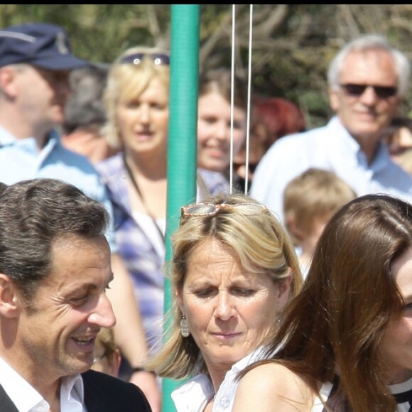 Nicolas Sarkozy et Carla Bruni lors de la remise du 1er Trophée Virginio Bruni Tedesci à Cavalère, en 2009.