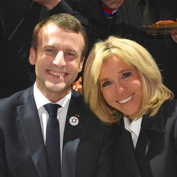 Le président de la République française Emmanuel Macron et sa femme la Première Dame Brigitte Macron lors du 34ème dîner du Conseil représentatif des institutions juives de France (CRIF) au Carrousel du Louvre à Paris, FRance, le 20 février 2019. © Erez Lichtfeld/Bestimage