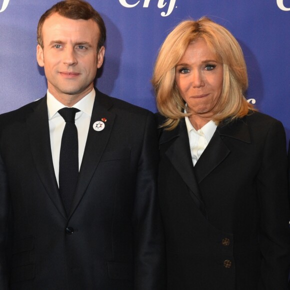 Le président de la République Emmanuel Macron, sa femme la Première Dame Brigitte Macron, Francis Kalifat (président du CRIF), Nicole Belloubet, Garde des Sceaux, ministre de la Justice lors du 34ème dîner du Conseil représentatif des institutions juives de France (CRIF) au Carrousel du Louvre à Paris, FRance, le 20 février 2019. © Erez Lichtfeld/Bestimage