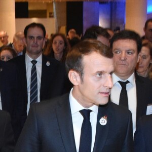 Le président de la République Emmanuel Macron, sa femme la Première Dame Brigitte Macron, Francis Kalifat (président du CRIF) lors du 34ème dîner du Conseil représentatif des institutions juives de France (CRIF) au Carrousel du Louvre à Paris, FRance, le 20 février 2019. © Erez Lichtfeld/Bestimage