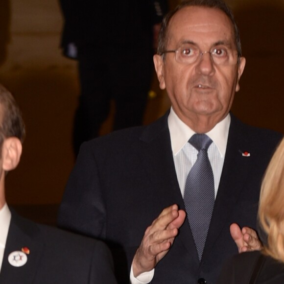 Le président de la République française Emmanuel Macron, sa femme la Première Dame Brigitte Macron lors du 34ème dîner du Conseil représentatif des institutions juives de France (CRIF) au Carrousel du Louvre à Paris, FRance, le 20 février 2019. © Erez Lichtfeld/Bestimage