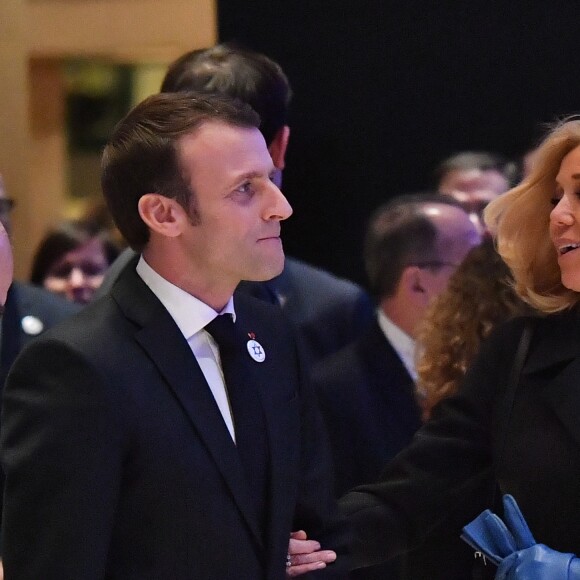 Le président de la République française Emmanuel Macron, sa femme la Première Dame Brigitte Macron lors du 34ème dîner du Conseil représentatif des institutions juives de France (CRIF) au Carrousel du Louvre à Paris, FRance, le 20 février 2019. © Christian Liewig/Pool/Bestimage