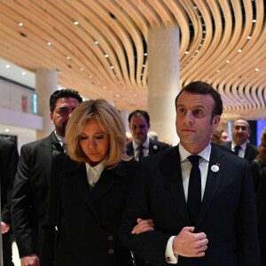 Le président de la République française Emmanuel Macron, sa femme la Première Dame Brigitte Macron lors du 34ème dîner du Conseil représentatif des institutions juives de France (CRIF) au Carrousel du Louvre à Paris, FRance, le 20 février 2019. © Christian Liewig/Pool/Bestimage