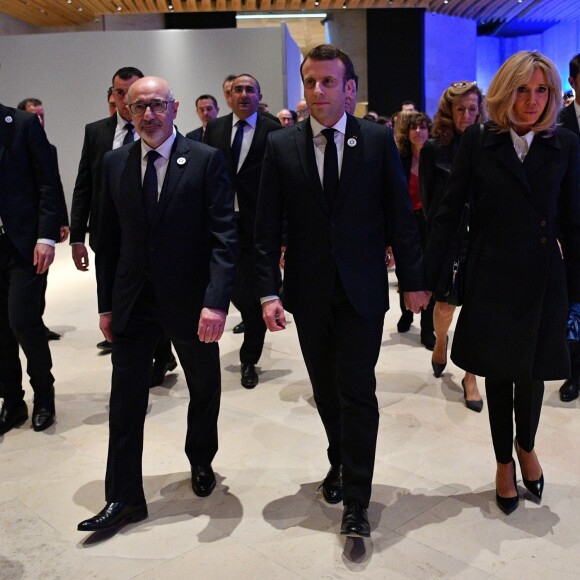 Le président de la République française Emmanuel Macron, sa femme la Première Dame Brigitte Macron, Francis Kalifat (président du CRIF) lors du 34ème dîner du Conseil représentatif des institutions juives de France (CRIF) au Carrousel du Louvre à Paris, FRance, le 20 février 2019. © Christian Liewig/Pool/Bestimage
