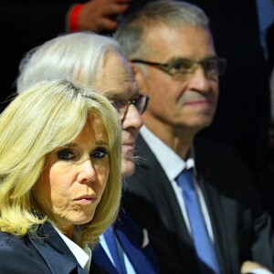 Le président de la République française Emmanuel Macron, sa femme la Première Dame Brigitte Macron lors du 34ème dîner du Conseil représentatif des institutions juives de France (CRIF) au Carrousel du Louvre à Paris, FRance, le 20 février 2019. © Christian Liewig/Pool/Bestimage