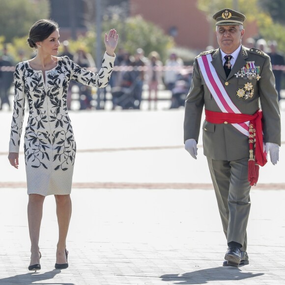 La reine Letizia d'Espagne présidait à la cérémonie de remise du drapeau national au régiment parachutiste d'infanterie Naples n°4 à Paracuellos del Jarama le 23 février 2019.