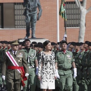 La reine Letizia d'Espagne présidait à la cérémonie de remise du drapeau national au régiment parachutiste d'infanterie Naples n°4 à Paracuellos del Jarama le 23 février 2019.