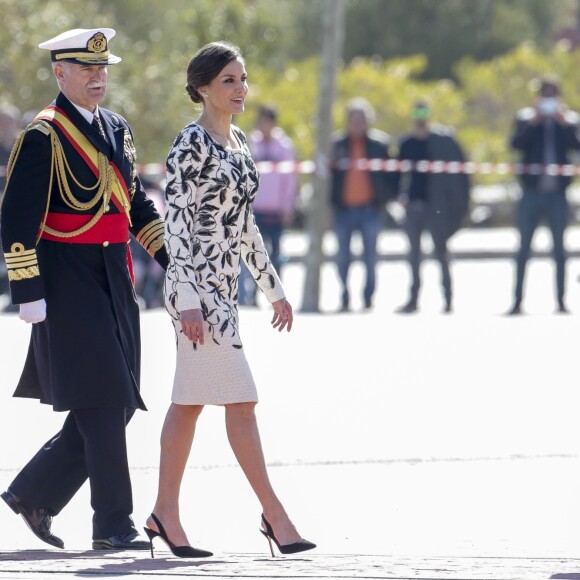 La reine Letizia d'Espagne présidait à la cérémonie de remise du drapeau national au régiment parachutiste d'infanterie Naples n°4 à Paracuellos del Jarama le 23 février 2019.