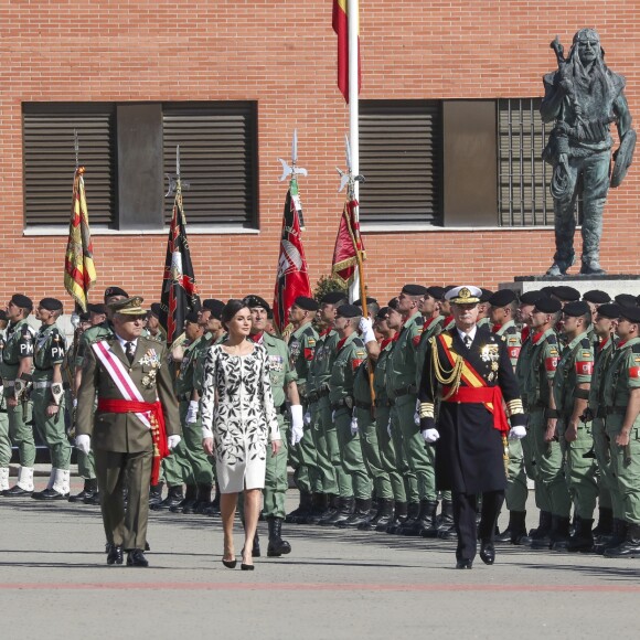 La reine Letizia d'Espagne présidait à la cérémonie de remise du drapeau national au régiment parachutiste d'infanterie Naples n°4 à Paracuellos del Jarama le 23 février 2019.