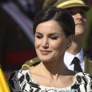 La reine Letizia d'Espagne présidait à la cérémonie de remise du drapeau national au régiment parachutiste d'infanterie Naples n°4 à Paracuellos del Jarama le 23 février 2019.