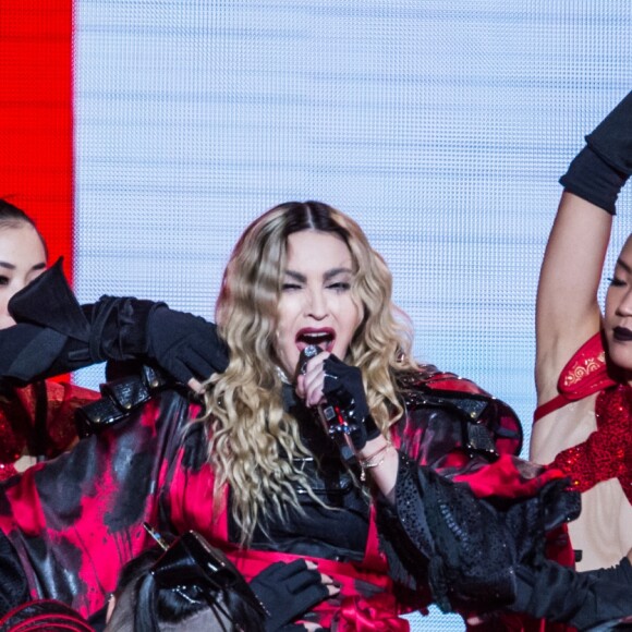 Concert de Madonna à l'AccorHotels Arena (Bercy) à Paris, le 9 décembre 2015.