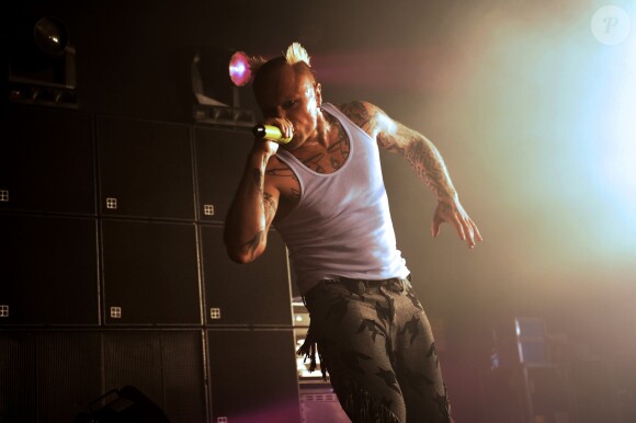 Keith Flint lors d'un concert de The Prodigy à Milan en avril 2010. Le chanteur anglais est mort le 4 mars 2019 à 49 ans.