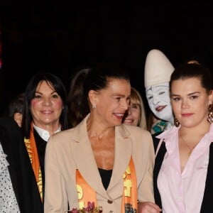 La princesse Stéphanie de Monaco, entourée de ses filles Pauline Ducruet et Camille Gottlieb durant la 3ème soirée du 43ème Festival International du Cirque de Monte Carlo sous le chapiteau de Fontvieille à Monaco le 19 janvier 2019. Le Festival se déroule jusqu'au 27 janvier. © Bruno Bebert / pool / Bestimage