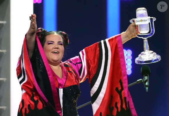 Netta Barzilai, candidate représentant Israël, remporte l'Eurovision 2018 à Lisbonne, le 12 mai 2018.